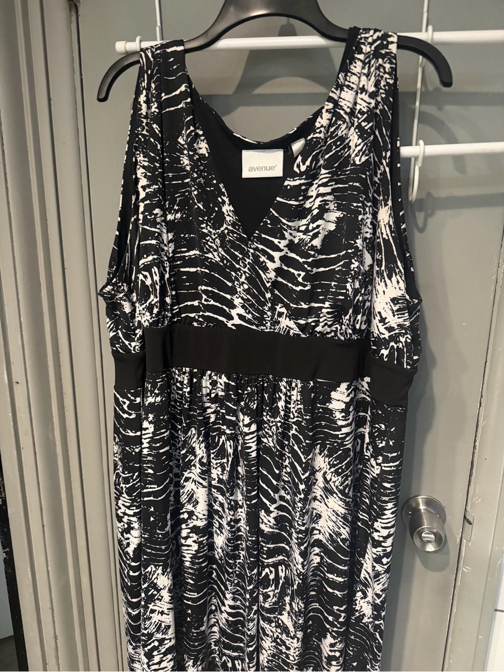 Avenue Black & White Abstract Print Dress